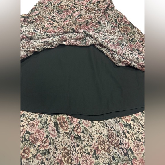 Revolve Astr the Label MIRELLA FLORAL MIDI DRESS Assymetrical ruffled slip - Picture 14 of 14